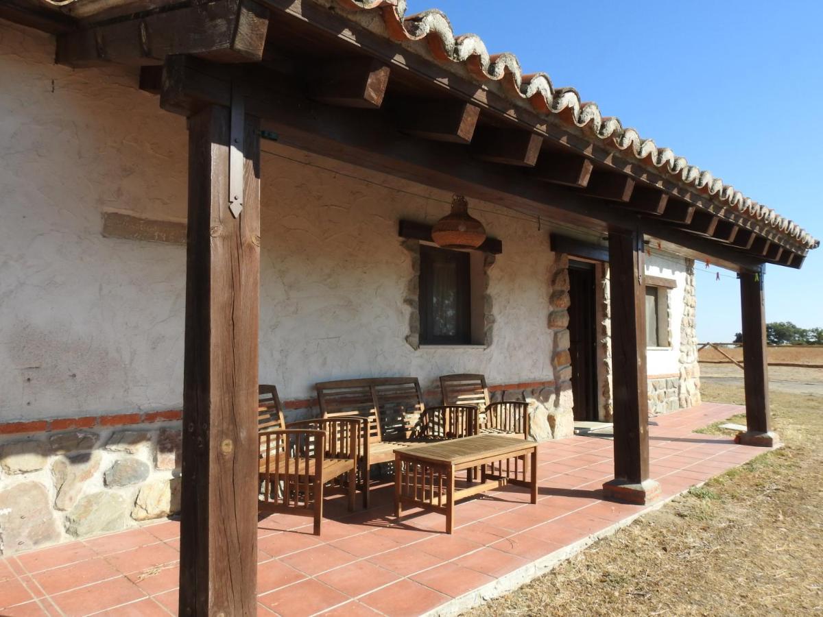 Eco-Lodge En La Reserva Privada Campanarios De Azaba - Proyecto De Conservacion Espeja Exteriér fotografie