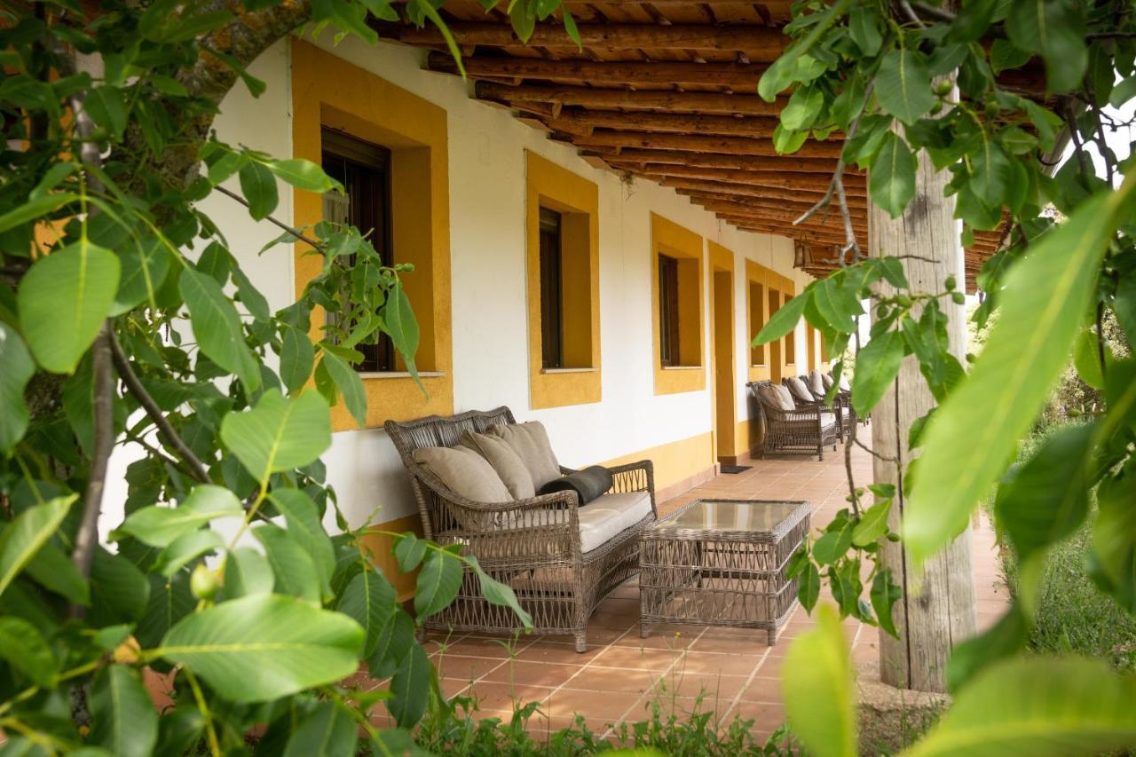 Eco-Lodge En La Reserva Privada Campanarios De Azaba - Proyecto De Conservacion Espeja Exteriér fotografie
